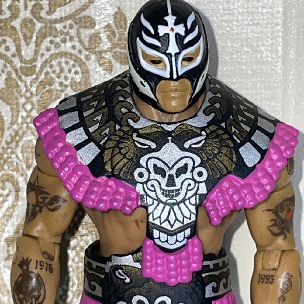 WWE Wrestle Mania 22 Entrance Greats Attire Rey Mysterio Figure | Belt‎ Collar